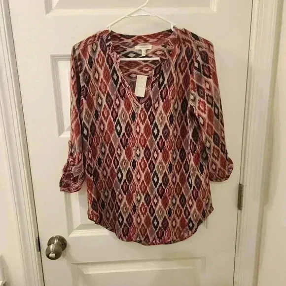 Maurices Pink Mid Sleeve Blouse NWT Size XS V Neck Geometric #I261 - Picture 1 of 5